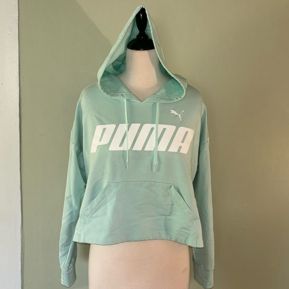 Puma Tops - PUMA light green cropped hoodie with slit women size medium